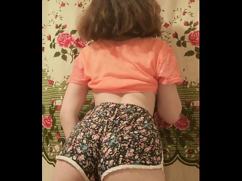 ❤️ Tânără sexy care se dezbracă de pantaloni scurți în fața camerei de filmat ❤️❌ at porn ro.stroybassein.ru ❌