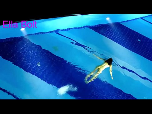 ❤️ Nu mă pot opri din privit, tânără blondă surprinsă înotând goală în piscina stațiunii ELLA BOLT ❤️❌ at porn ro.stroybassein.ru ❌